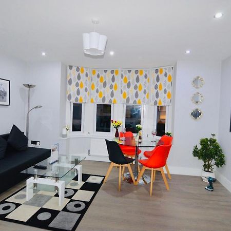 Executive Central Self Contained Flat By Cozynest Reading Exterior foto