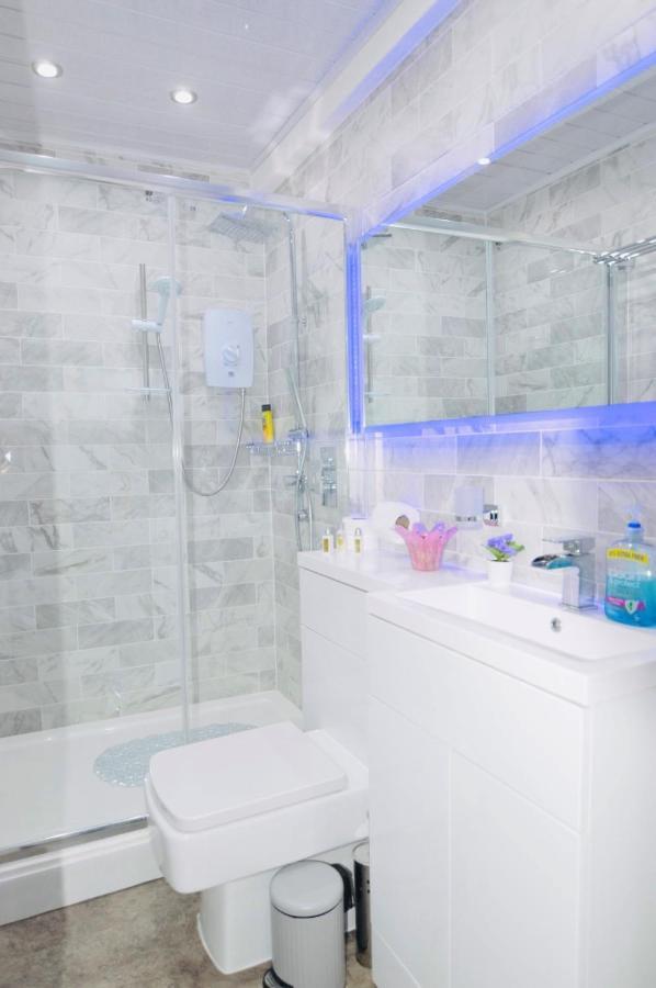 Executive Central Self Contained Flat By Cozynest Reading Exterior foto